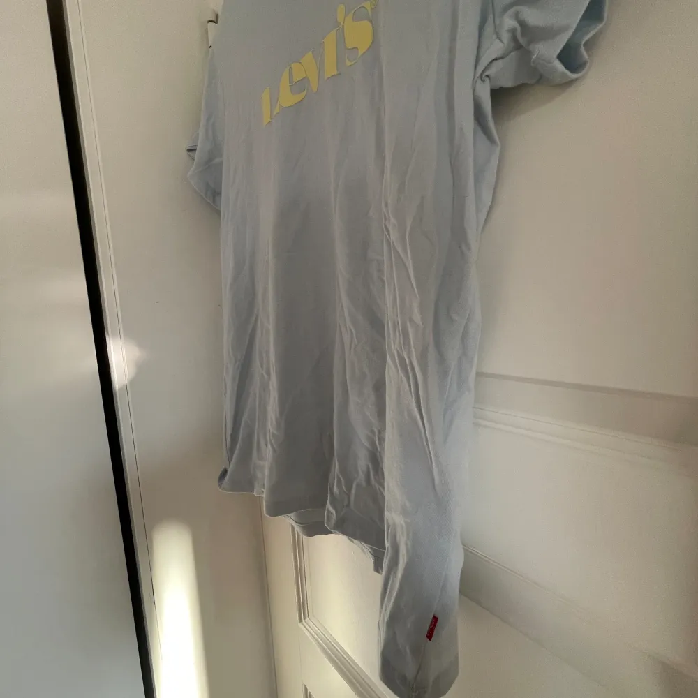 Super fin t-shirt utan defekter🥰🥰 ej använd, hör gärna av dig innan köp. T-shirts.