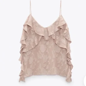 Ljusrosa topp från Zara!  - Supersöt topp från Zara som knappt kommit till användning! Som ny!🩷🩷 