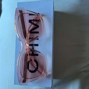 Chimi solglasögon  - Helt nya rosa solglasögon från märket ”chimi” 