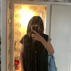 Det här är en burberry vest som e äkta  - Vest