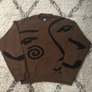 Sweet sktbs tröja - En fet tröja med inga skador och är i bra skick. Storlekten va tyvärr för stor (storlek L) därför säljs den. Nytt pris: ≈800-850kr