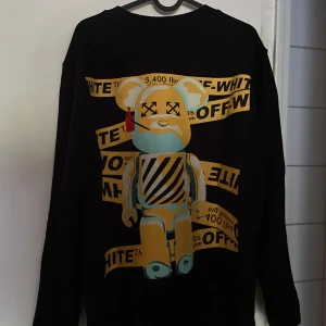 Off White Tröja - Pris går att diskuteras,  Möts i Stockholm annars går frakt också bra📦