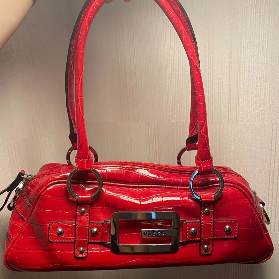 Röd Guess väska