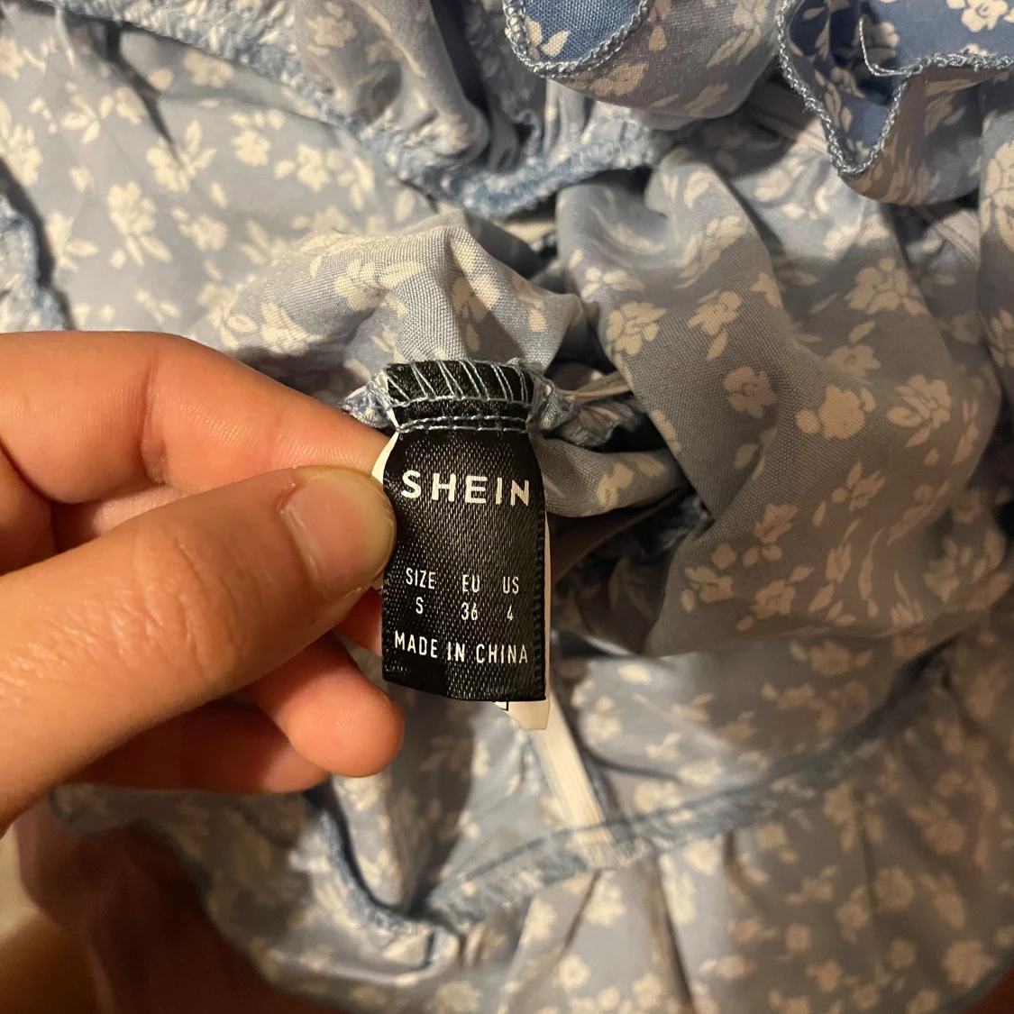 Blommig blå klänning från Shein - 2