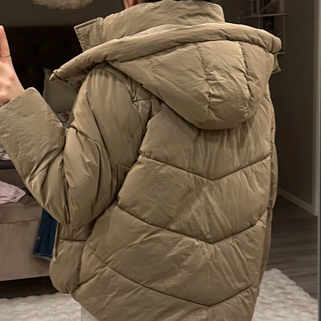 Beige pufferjacka från Calvin Klein - 1