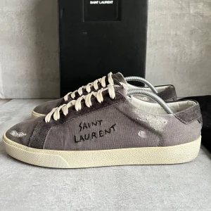 Saint Laurent skor - Jätte sällsynta, tillverkas inte längre | skick 10/10 använda 1 gång | all og ingår! | storlek 43 passar 44 | skriv vid frågor 🙏🏻