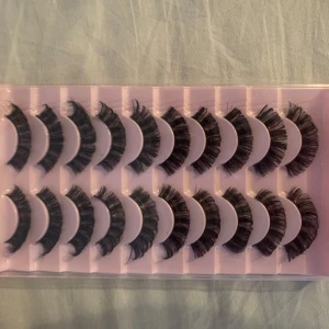 Set med lösögonfransar - Ett set med fransar oanvända.