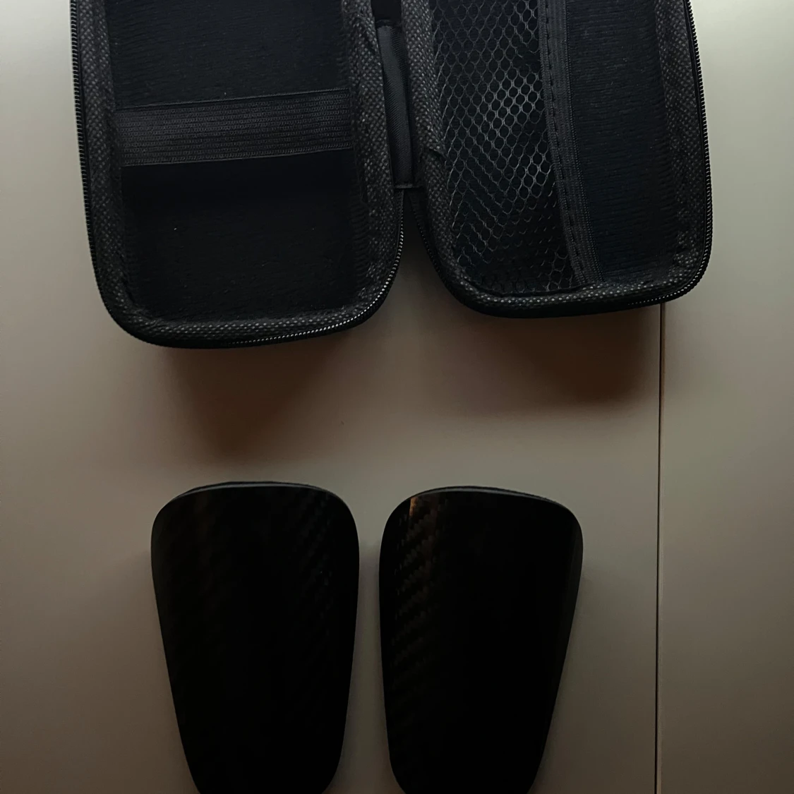 EffectusUF 100% Kolfiber benskydd