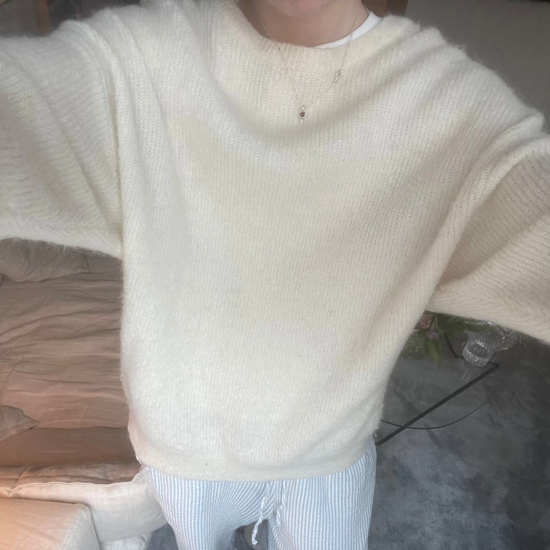 Vit stickad tröja 