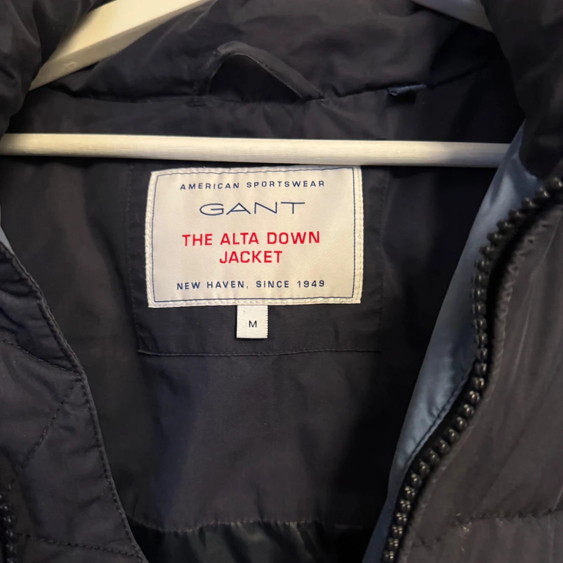 Mörkblå dunjacka från GANT - 1