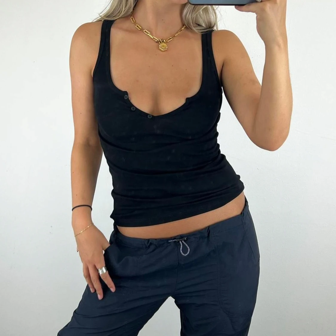 Svart top med knappar - 2