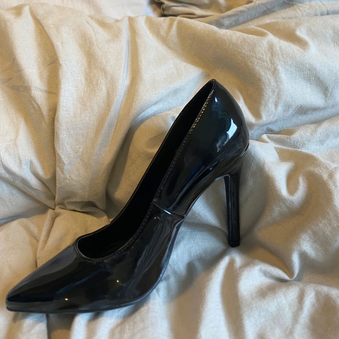 Svarta pumps med spetsig tå - 3