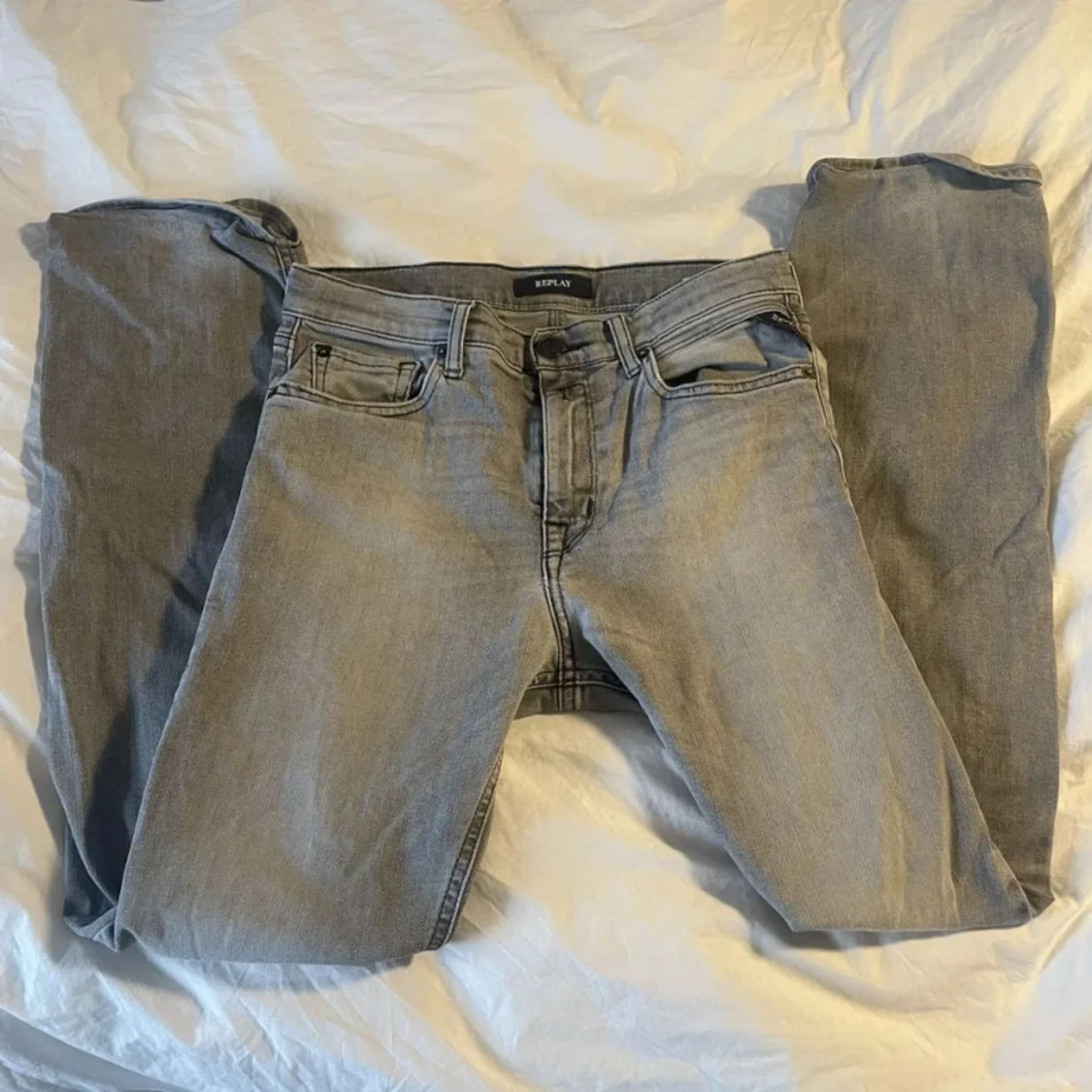 Grå jeans från Replay - 2