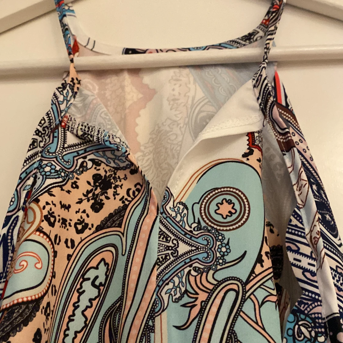 Färgglad mönstrad sommarklänning - 91