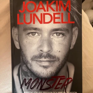 Joakim Lundell bok Monster - Joakim Lundells bok Monster, aldrig läst endast haft som prydnad! 