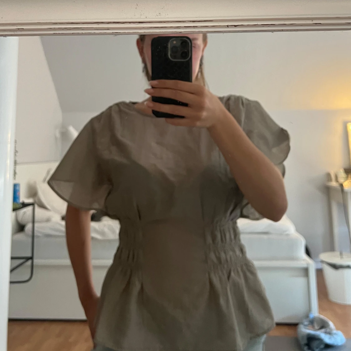 Beige blus med korta ärmar - 91