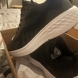 J'hayber jobbskor - Storlek 38, svarta arbetskor