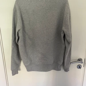 Les deux - Grå les deux halv zip i storlek xs, mer frågor skriv dm