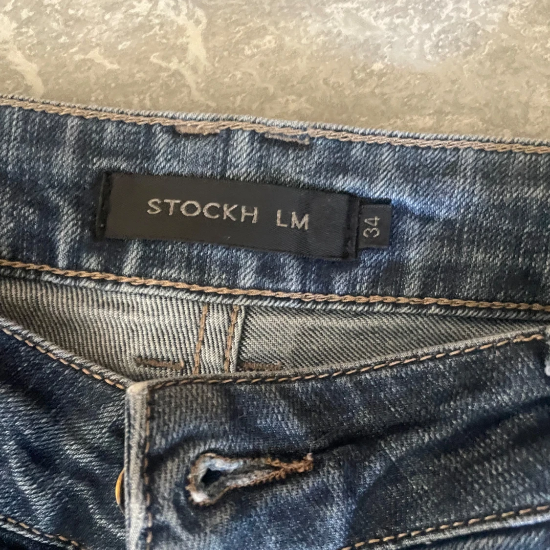 Mörk blåa bootcut jeans - 91