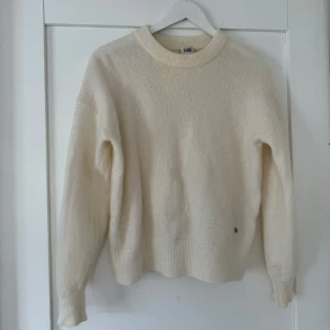 Zina Twist & Tango - Säljer min vita tröja från Twist & Tango i modellen Zina, i storlek xs🤍Nypris 1599kr