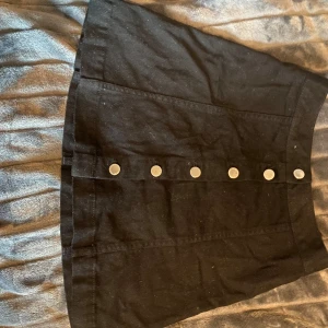 Supersöt kjol - Använt fåtal gånger o passar tyvärr inte längre. Man kan säkert ha den som topp också! 