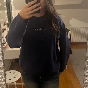 Sweatshirt missguided  - Blå sweatshirt från missguided