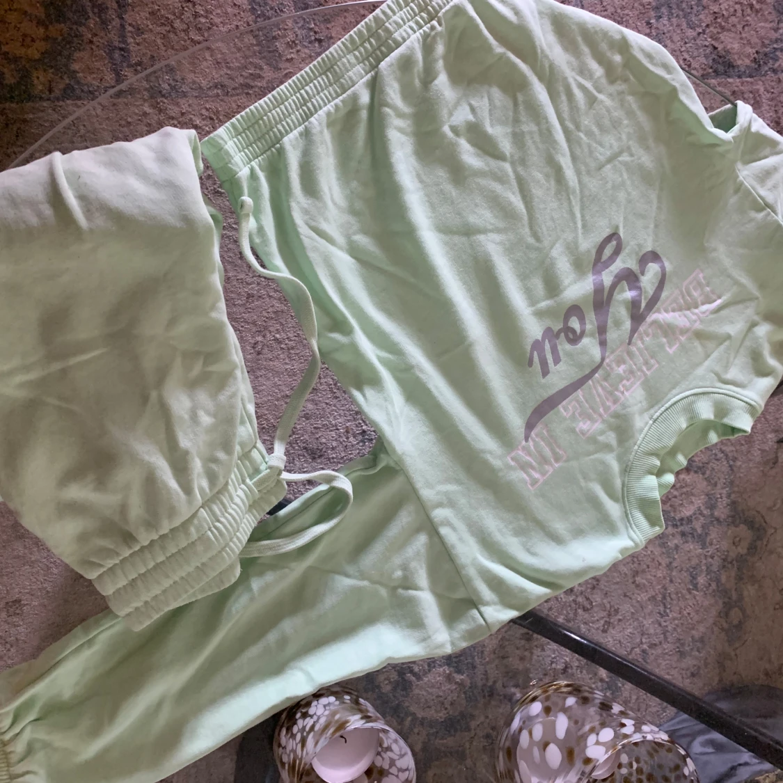 Ljusgrön sweatshirt med tryck