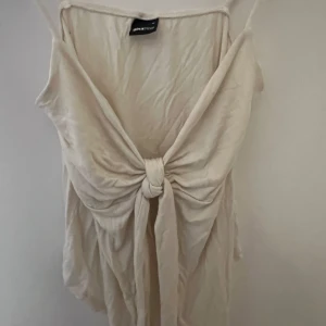 Tie front linne  - Fint linne som använts en gång 