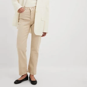 Jeans NA-KD  - Storlek 40 endast en gång använda pris 199kr