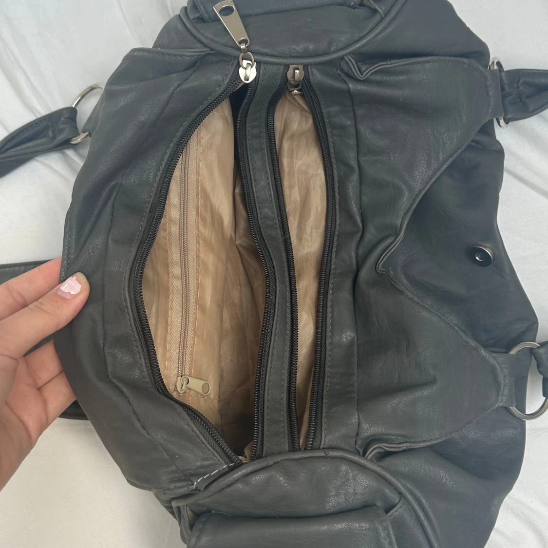 Mörkgrå väska - 90