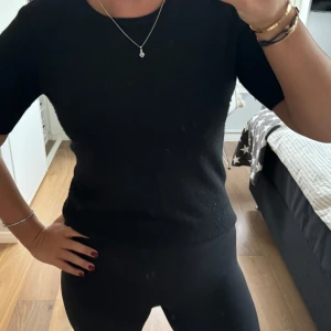 Soft Goat t-shirt  - Nypris 1895kr. Lite nopprig och väl använd där av bra pris .