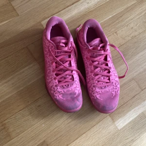 Zion 3’s - Nästan helt oanvända Zion’s som bara har användts 3 ggr. Tvärsköna med galen bounce.