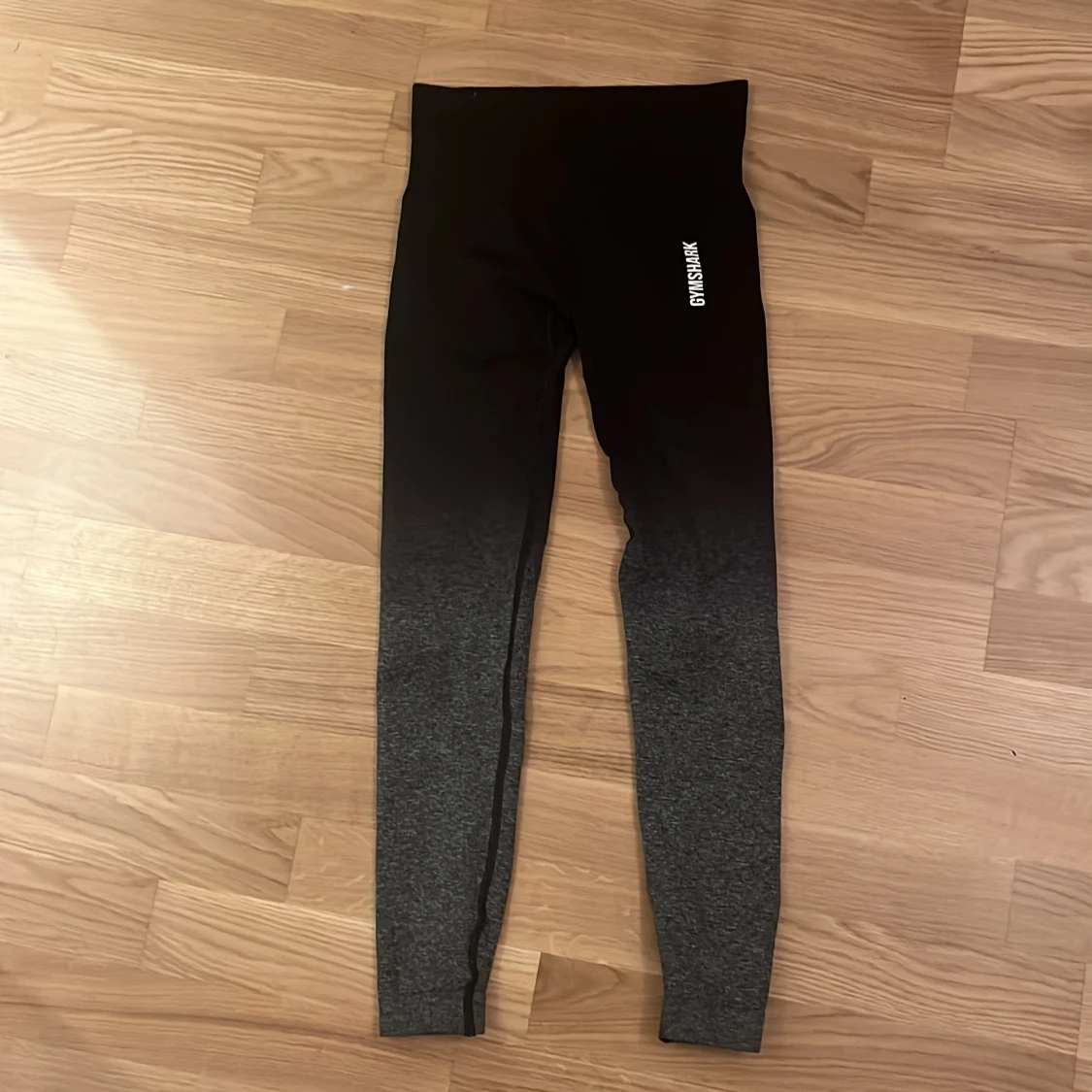 Svarta och grå leggings från Gymshark - 91