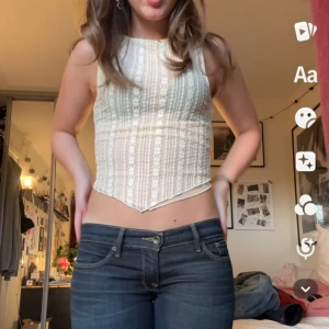 Söt tröja - Söt tröja i storlek s/xs? Syns inte med vit bh! 💕 