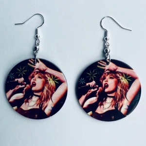 Swift örhängen  - Nickelfria krokar. Hämtas i Hornstull i Stockholm eller skickas mot fraktkostnad (18kr).  💕