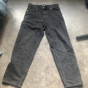 Svarta Only sons jeans - Bra skick, aldrig använda, orginalpris 569kr men säljer för 200