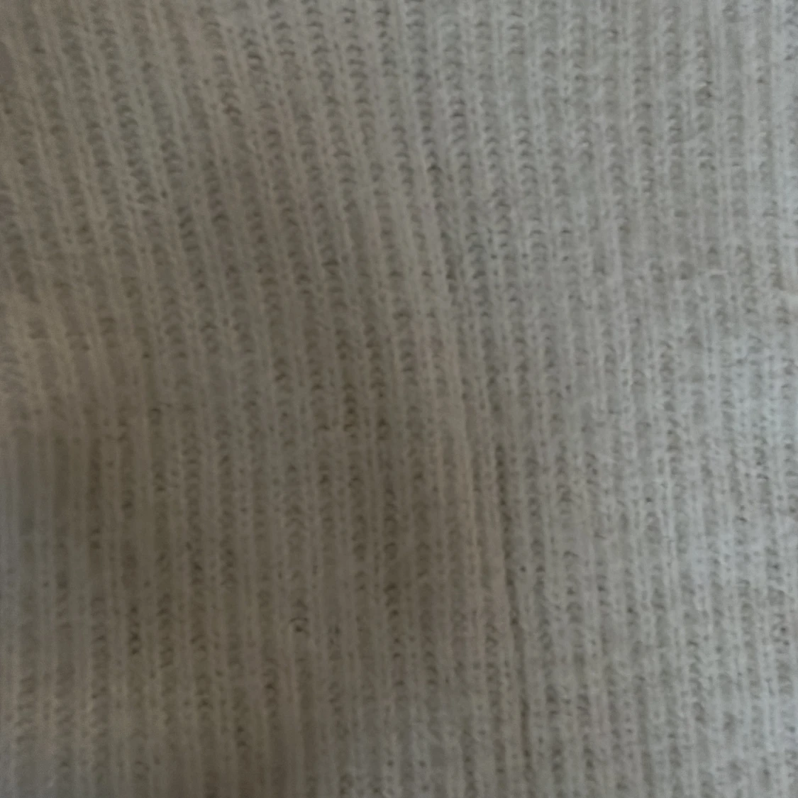 Vit stickad klänning från FB Sister - 92