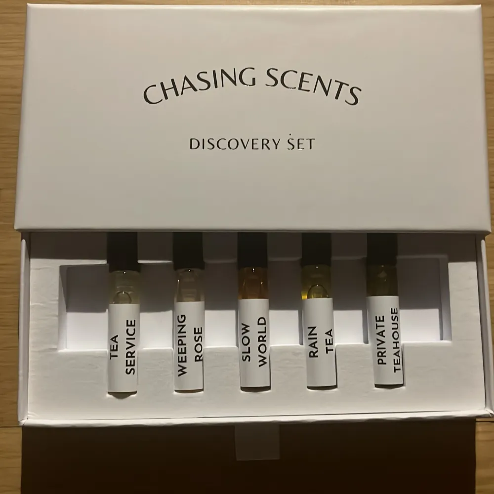 Trevligt Discovery set från chasing scents med 5 sampels 2ml parfym kvar i varje, dofter insperade av te, ny pris 450kr på fragrance and art. Parfym.