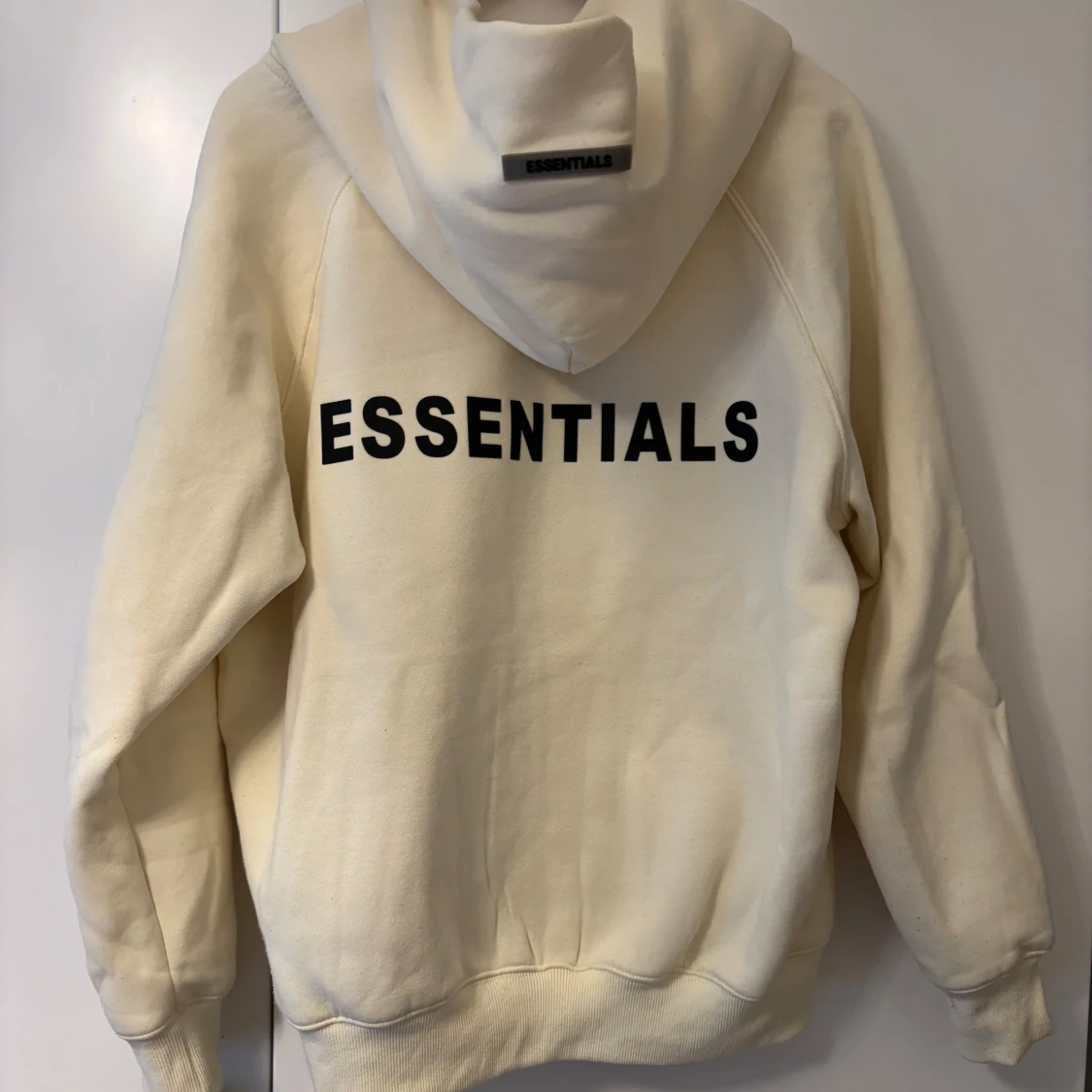 Beige hoodie från Essentials - 90