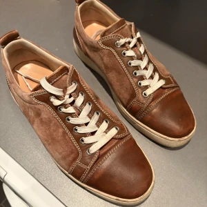 Christian Louboutin  - Vintage Christian Louboutin i storlek 42, utmärkt skick. Ingen box osv på grund av vintage.