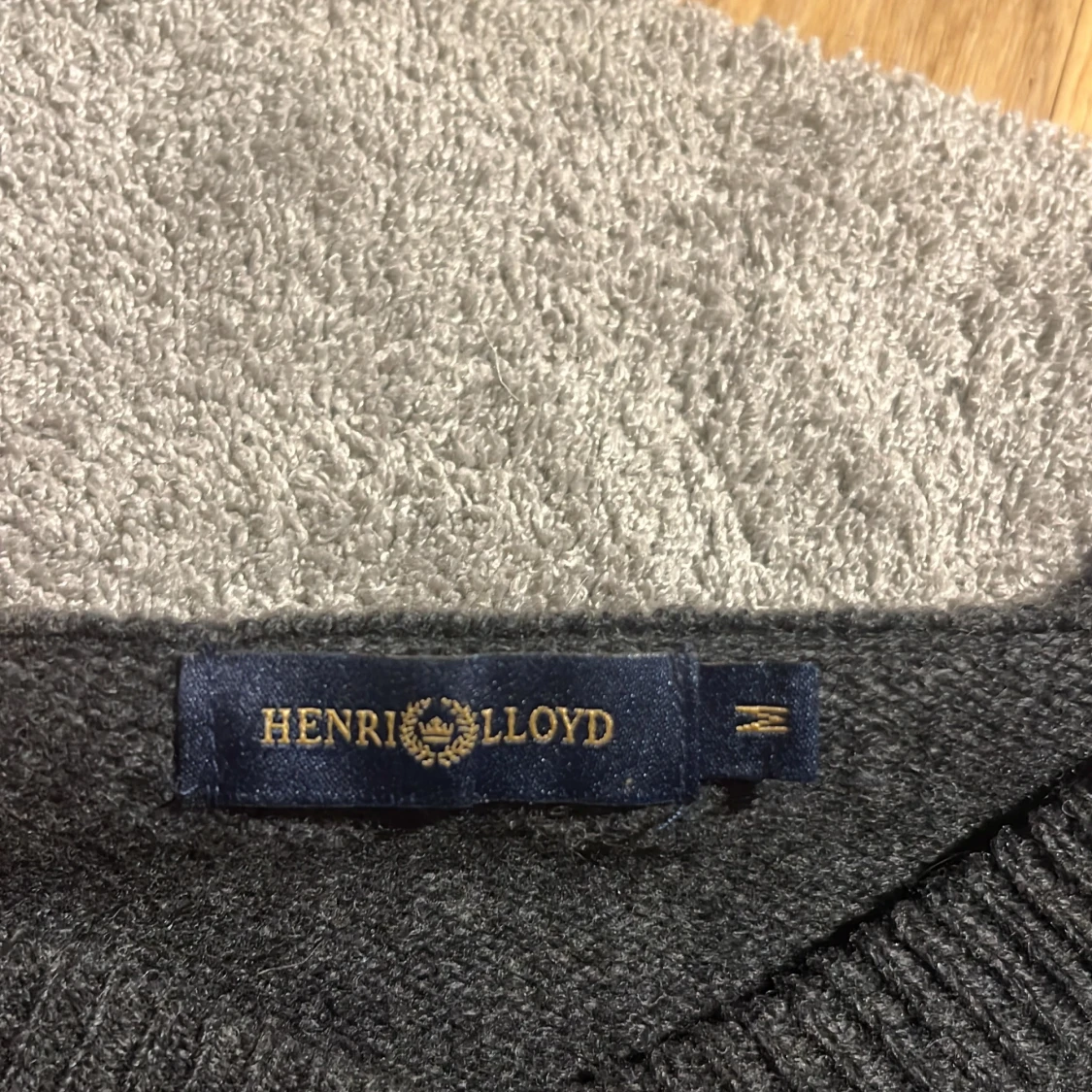 Mörk grå cashmere tröja  - 1