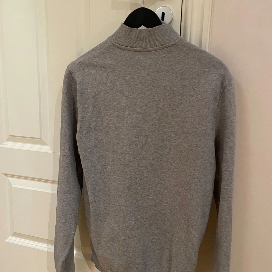 Grå tröja med dragkedja - 1