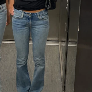 Levi’s jeans 715 bootcut  - Levi’s jeans i modellen 715 bootcut som intr säljs längre! I fint skick! W24 och ca 80cm i innerbenslängd❤️