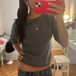 Zara stickad t-shirt - Kom privat om ni undrar något💗😊