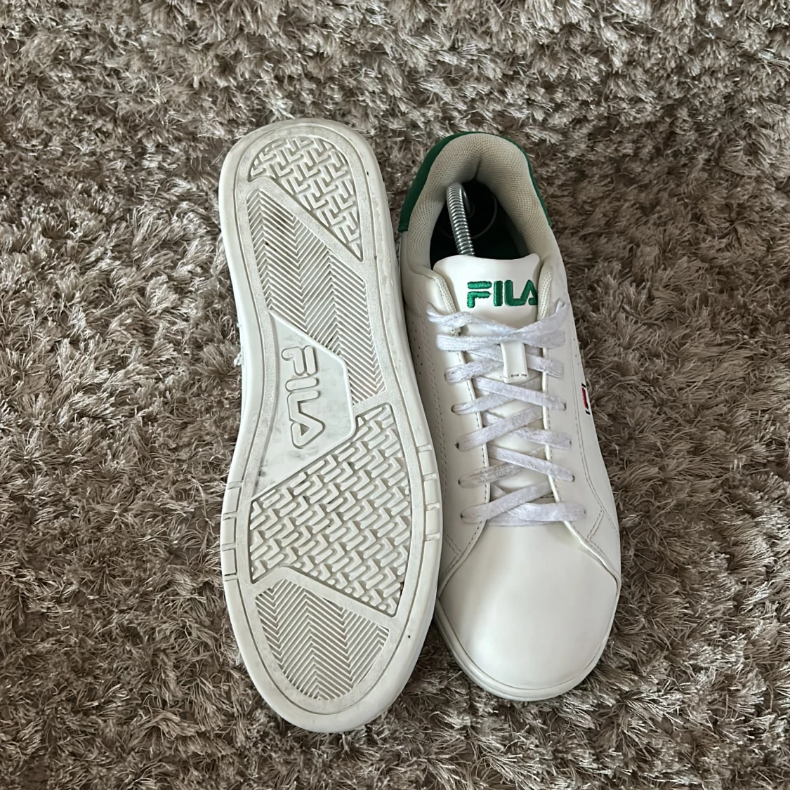 Vita sneakers från Fila - 2