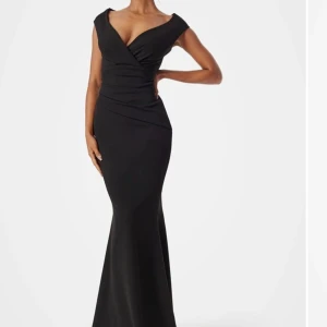  Balklänning - Säljer nu min balklänning, endast använd 1 gång. 