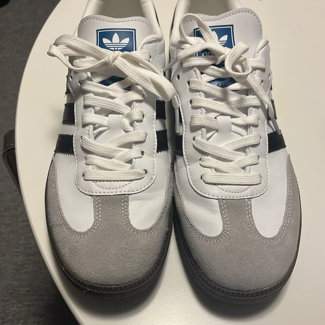 Adidas Samba i vitt och grått - 1