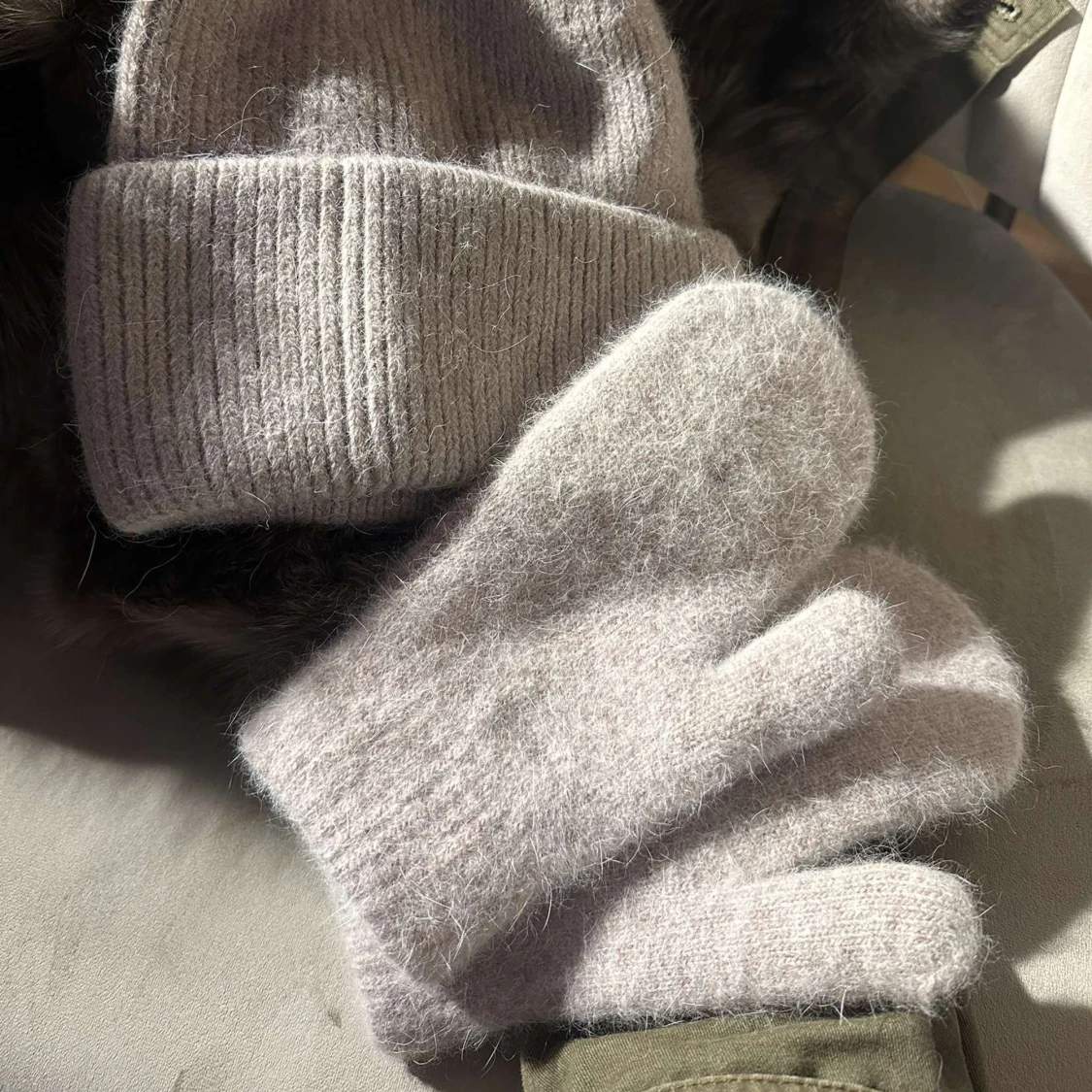 Mohair mössor och vantar  - 90