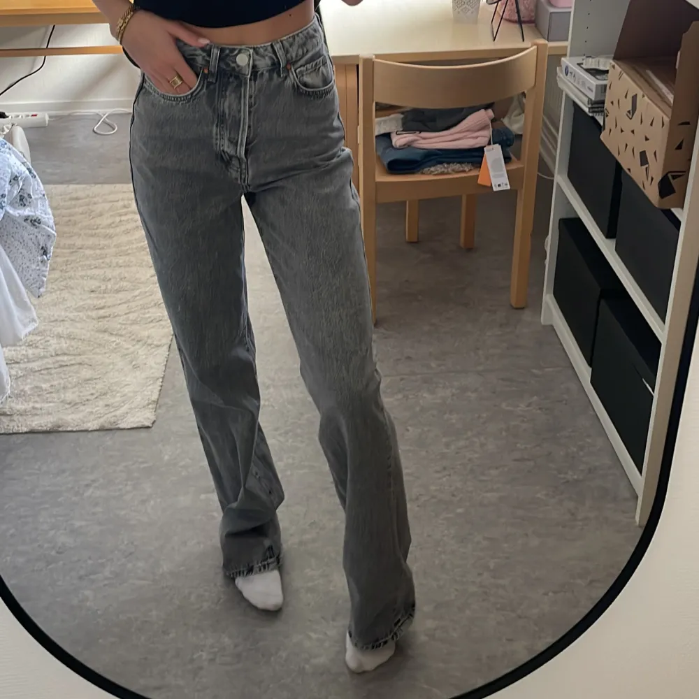 Från bikbok. Jag är 170 🥰. Jeans & Byxor.