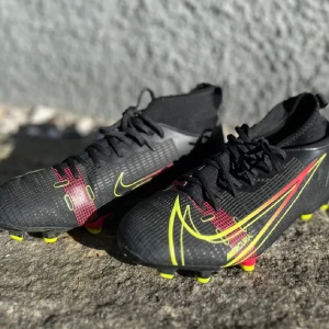 Nike mercurial superfly 8 - Nike mercurial superfly 8 mycket bra skick endast använt fåtal gånger 